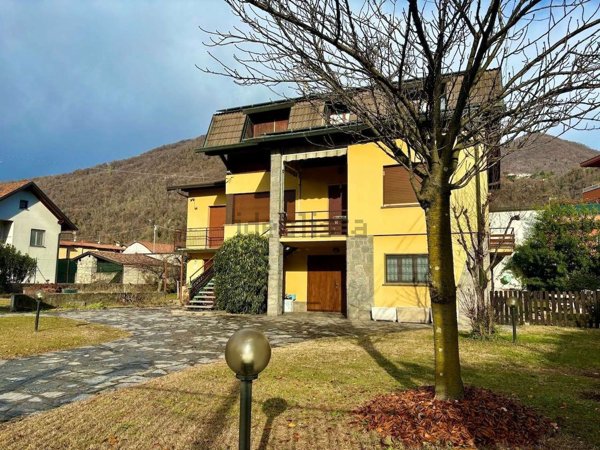 casa indipendente in vendita a Cuveglio