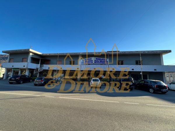 locale commerciale in vendita a Cuveglio