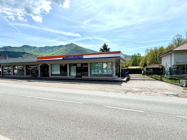 negozio in vendita a Cuveglio