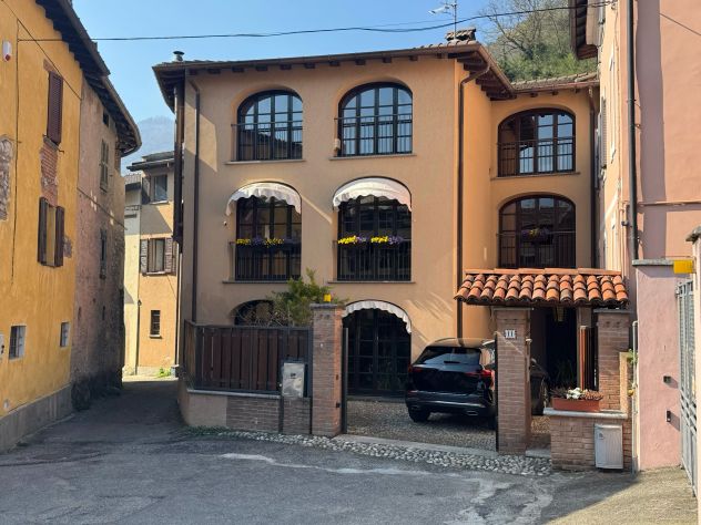 casa indipendente in vendita a Cuveglio