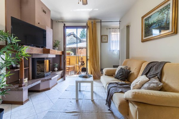 casa indipendente in vendita a Cuveglio