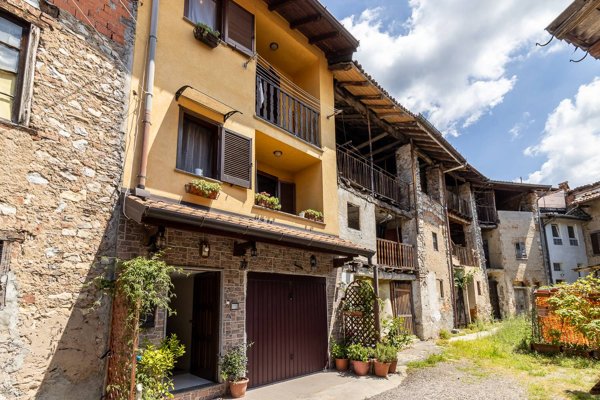 casa indipendente in vendita a Cuveglio