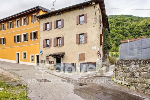 casa indipendente in vendita a Cuveglio