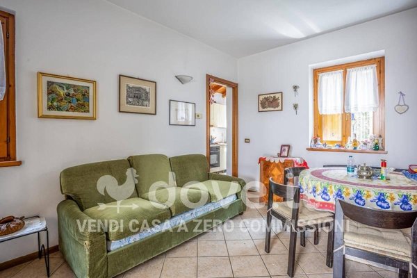 casa indipendente in vendita a Cuveglio
