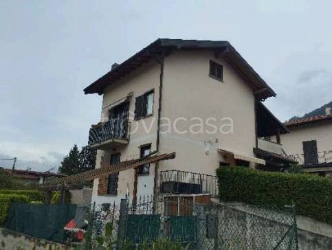 casa indipendente in vendita a Cuveglio