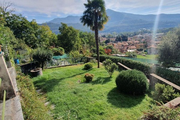 casa indipendente in vendita a Cuveglio