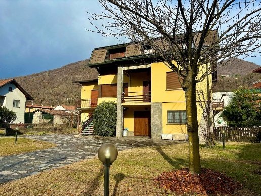 casa indipendente in vendita a Cuveglio