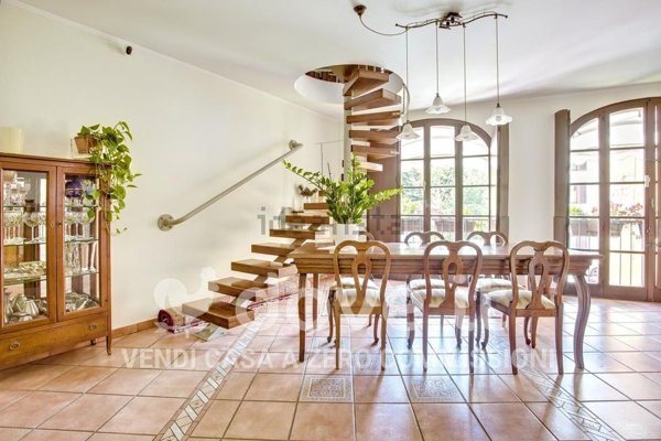 casa indipendente in vendita a Cuveglio