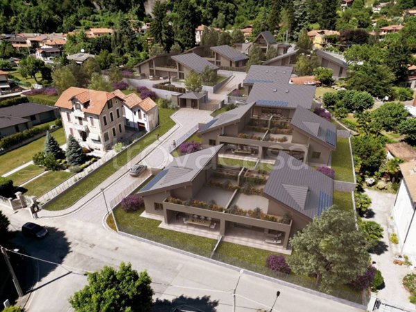 casa indipendente in vendita a Cuveglio
