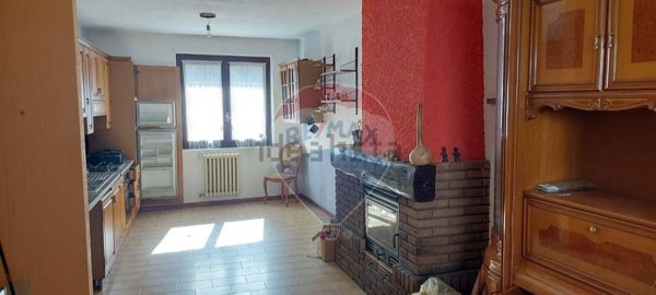 casa semindipendente in vendita a Cuveglio in zona Cavona
