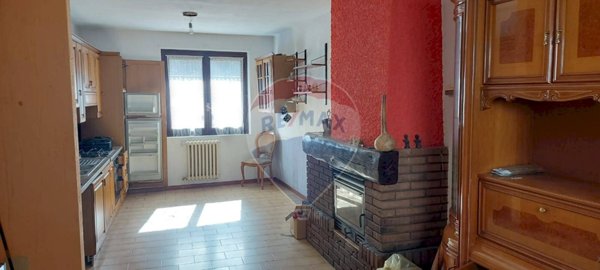 casa semindipendente in vendita a Cuveglio in zona Cavona