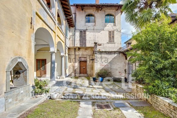 casa indipendente in vendita a Cuveglio in zona Vergobbio