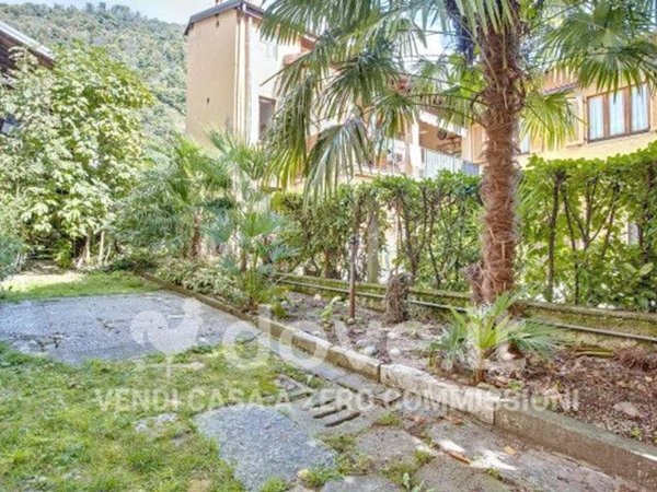 casa indipendente in vendita a Cuveglio in zona Vergobbio