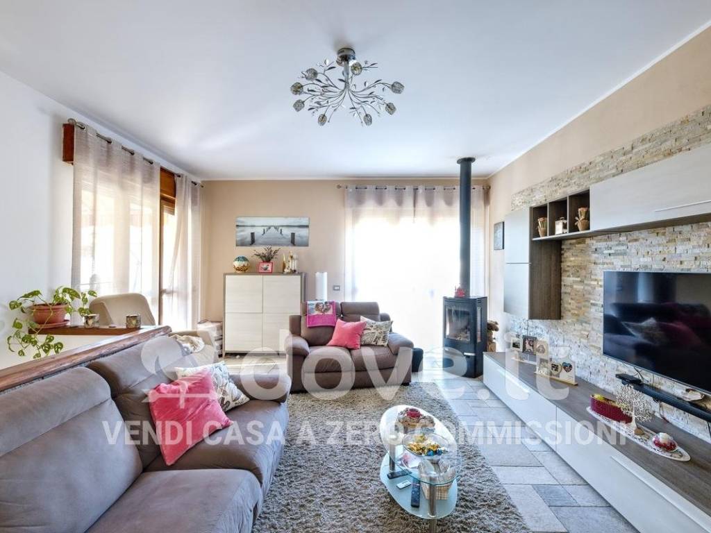 casa indipendente in vendita a Cuveglio