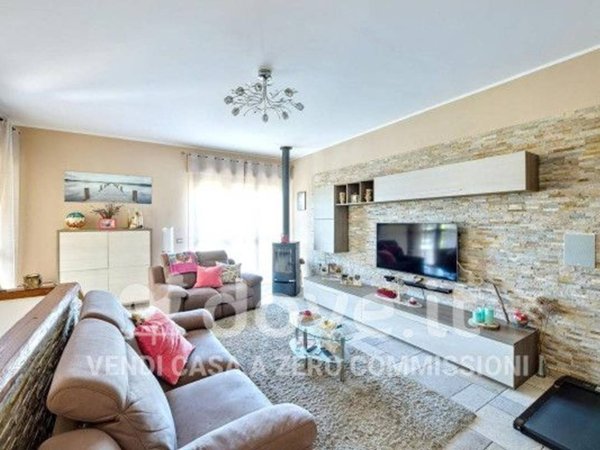 casa indipendente in vendita a Cuveglio