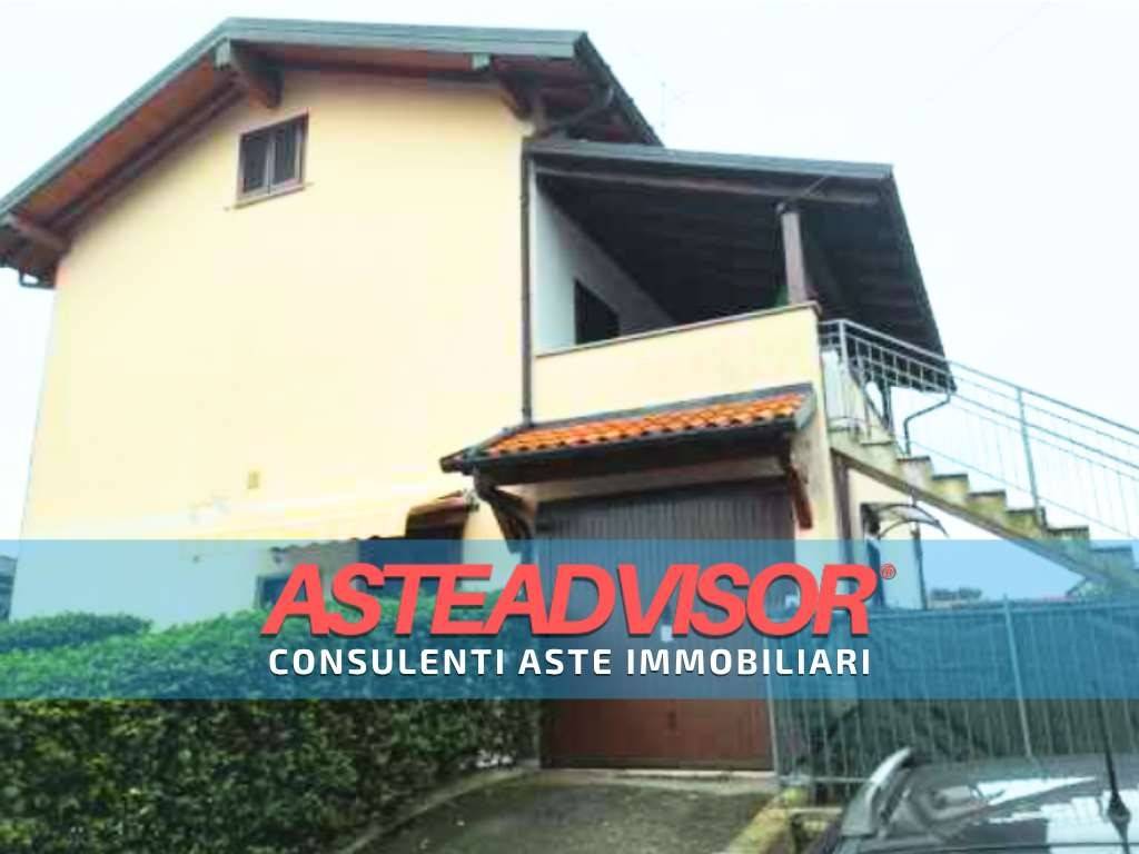 casa indipendente in vendita a Cuveglio