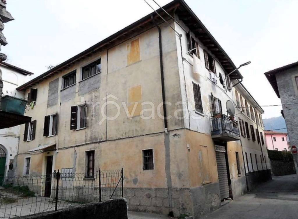 casale in vendita a Cuveglio