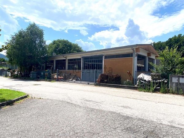 capannone in vendita a Cuveglio