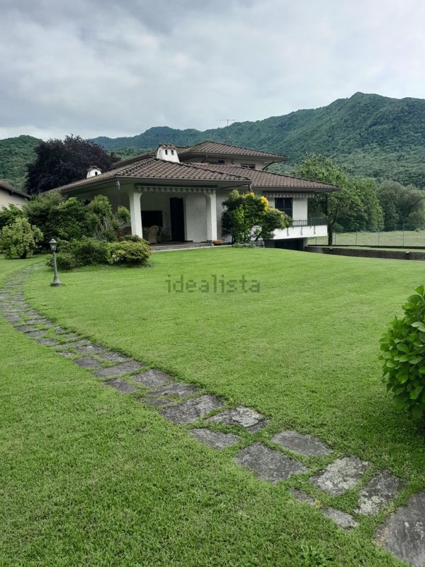 casa indipendente in vendita a Cuveglio