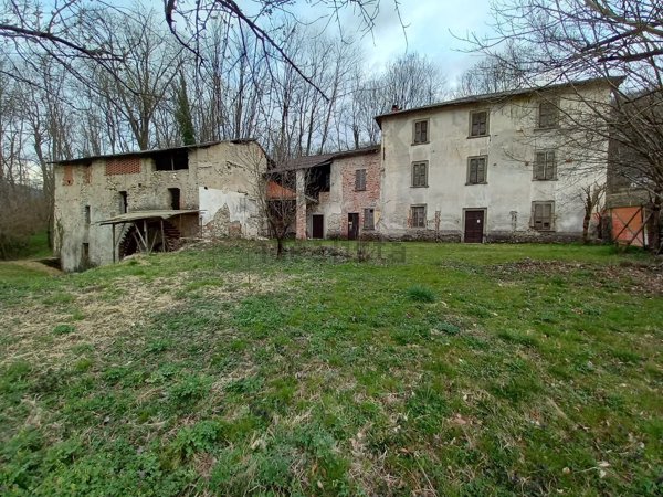 casale in vendita a Cuveglio