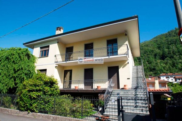 appartamento in vendita a Cuveglio in zona Vergobbio