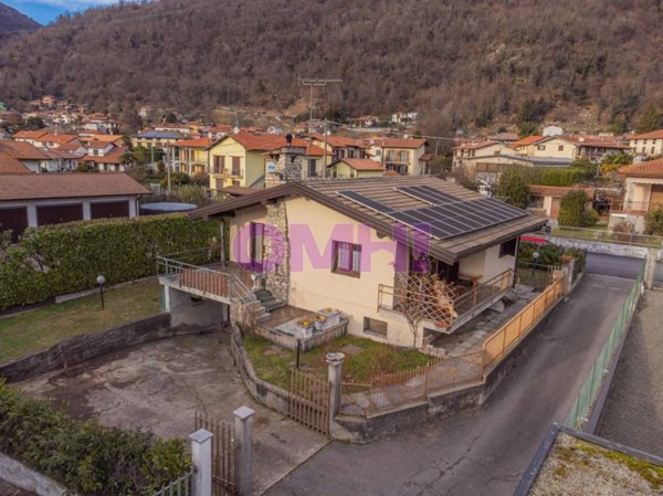 casa indipendente in vendita a Cuveglio