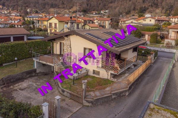 casa indipendente in vendita a Cuveglio