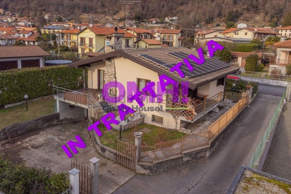 casa indipendente in vendita a Cuveglio