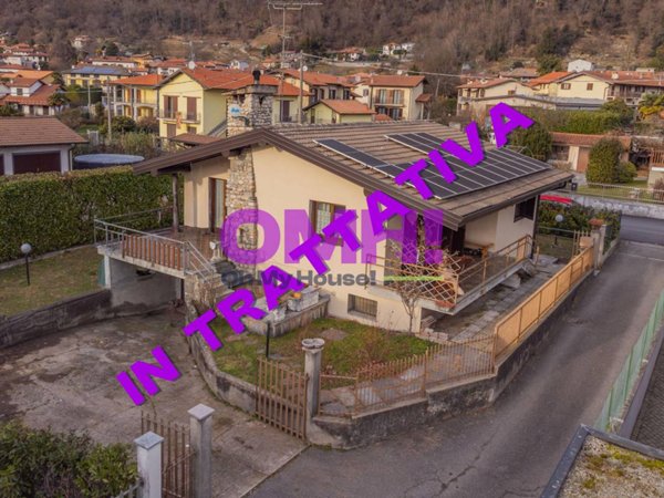 casa indipendente in vendita a Cuveglio in zona Vergobbio