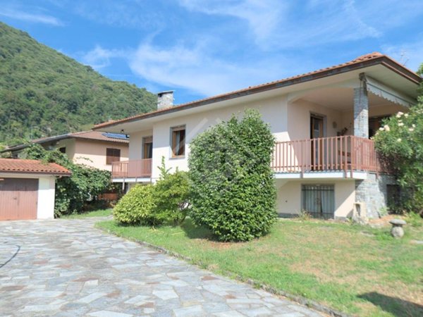 casa indipendente in vendita a Cuveglio