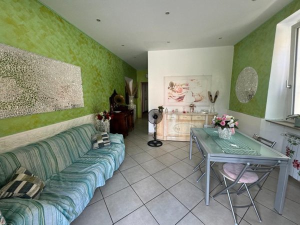 appartamento in vendita a Cuveglio in zona Vergobbio