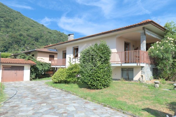 casa indipendente in vendita a Cuveglio
