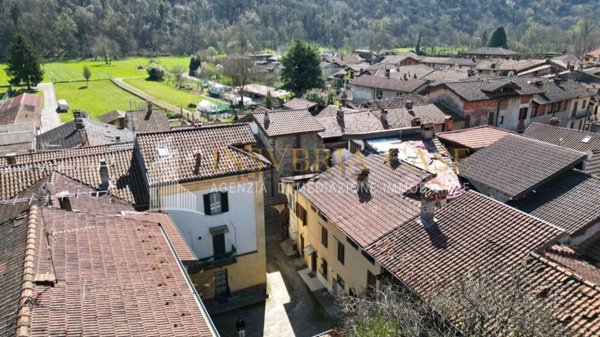 appartamento in vendita a Cuveglio in zona Cavona