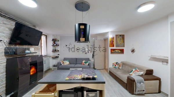 casa indipendente in vendita a Cuveglio in zona Cavona