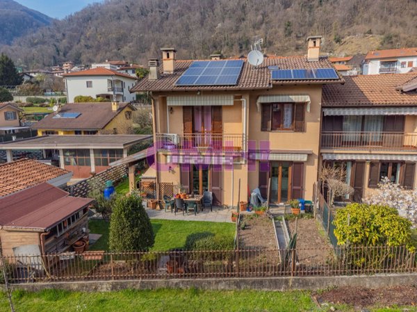 casa indipendente in vendita a Cuveglio