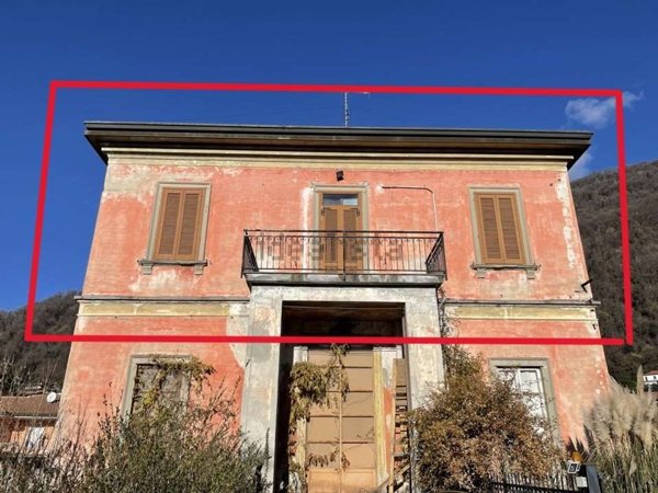 casa indipendente in vendita a Cuveglio