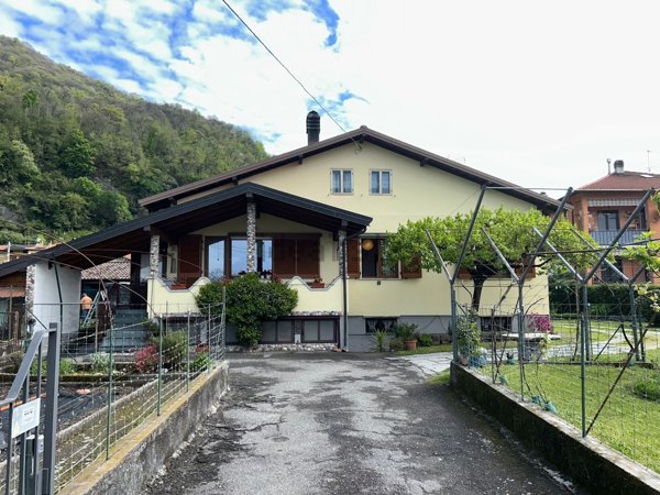 casa indipendente in vendita a Cuveglio