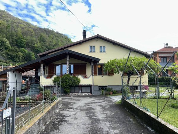 casa indipendente in vendita a Cuveglio