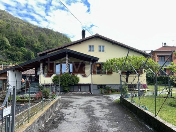 casa indipendente in vendita a Cuveglio