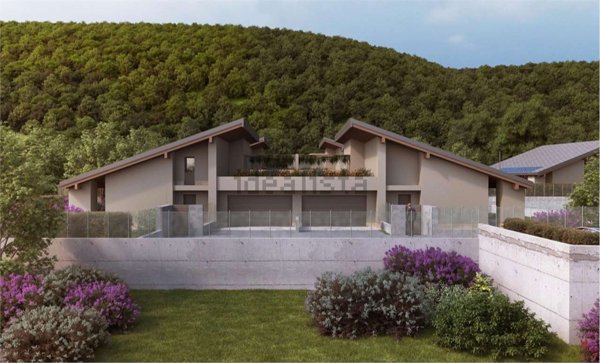 casa indipendente in vendita a Cuveglio