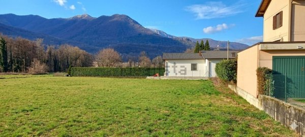 terreno edificabile in vendita a Cuveglio