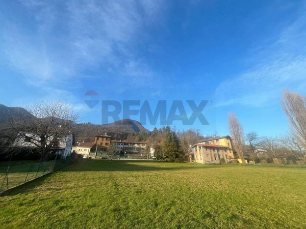 terreno edificabile in vendita a Cuveglio