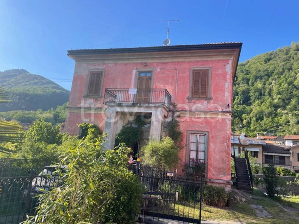 casa indipendente in vendita a Cuveglio