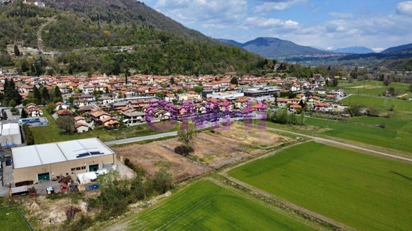 terreno edificabile in vendita a Cuveglio
