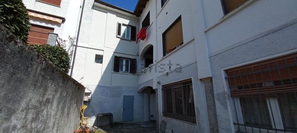 appartamento in vendita a Cuveglio in zona Vergobbio