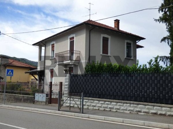 casa indipendente in vendita a Cuveglio in zona Vergobbio