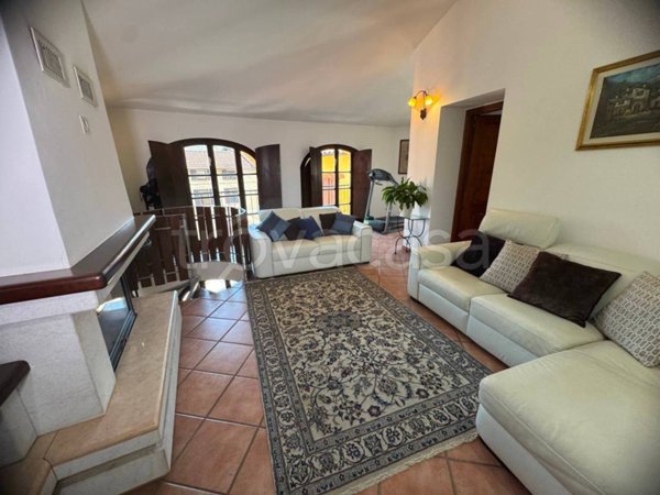 casa indipendente in vendita a Cuveglio in zona Vergobbio