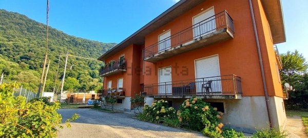 appartamento in vendita a Cuveglio in zona Cavona