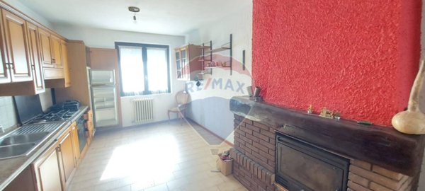 casa semindipendente in vendita a Cuveglio