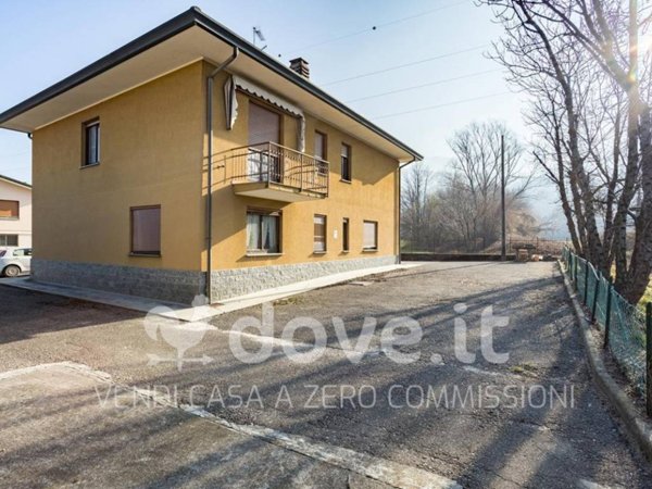 casa indipendente in vendita a Cuvio